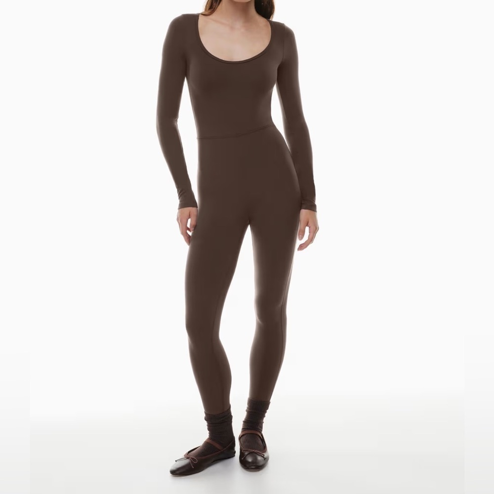Wilfred Aritzia Maxe Long Sleeve Scoop Neck Jumpsuit Nude Beige Tan Size M
